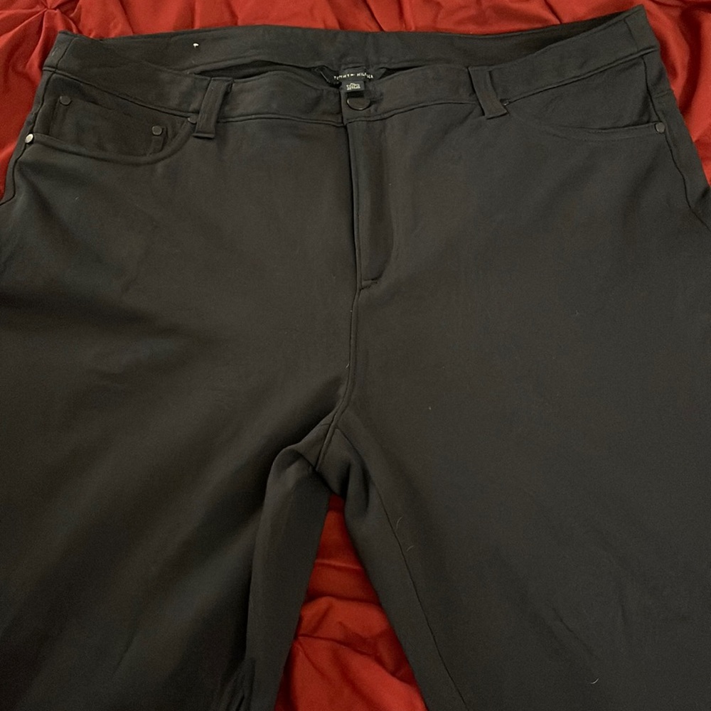 Tommy Hilfiger pants navy blue never worn size XL excellent condition.
